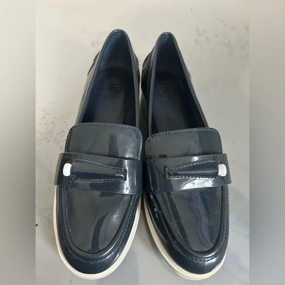 Tory Burch Sport Navy Patent Leather Pocket Tee Golf Loafers Size 7 preppy